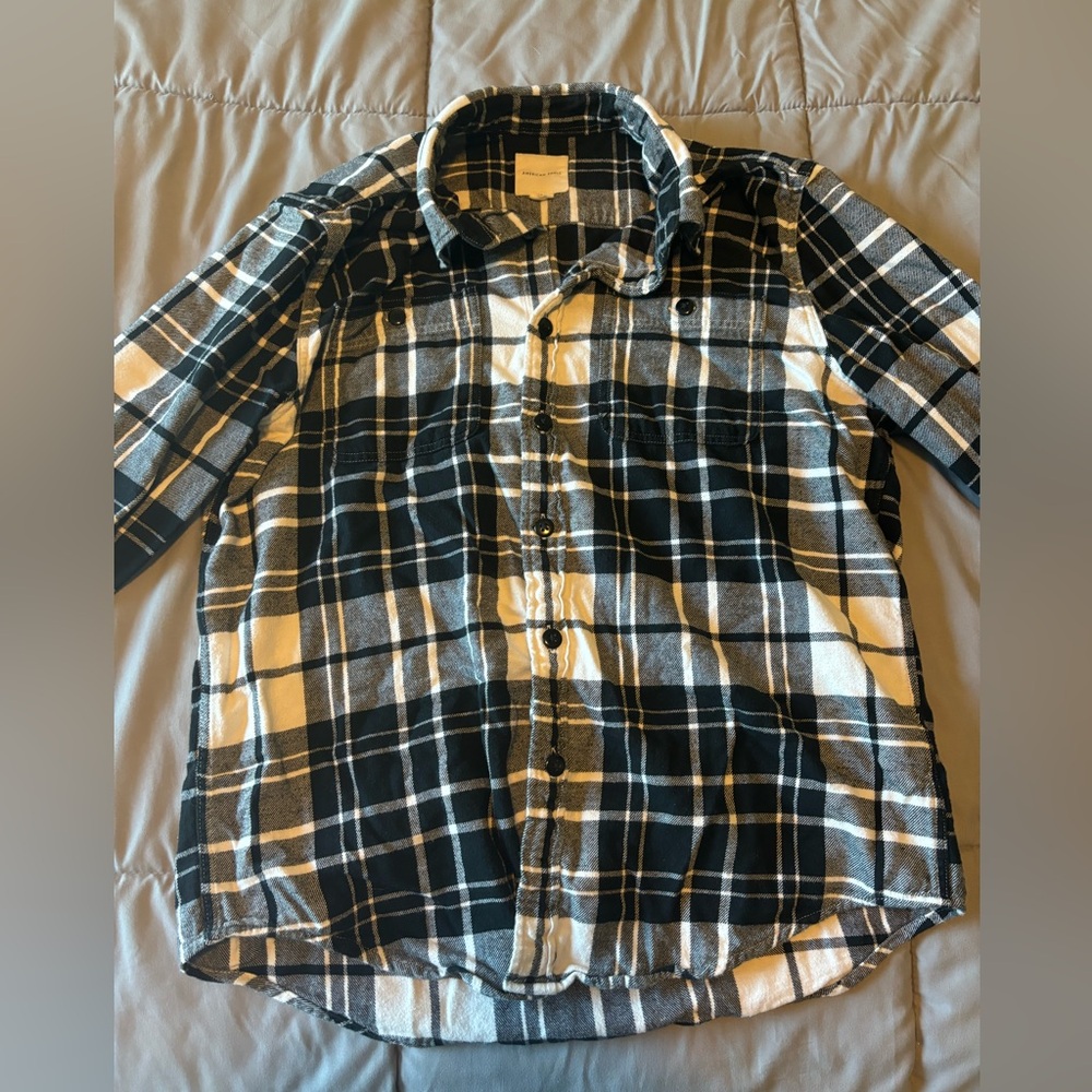 American eagle men’s black and white flannel, Size L